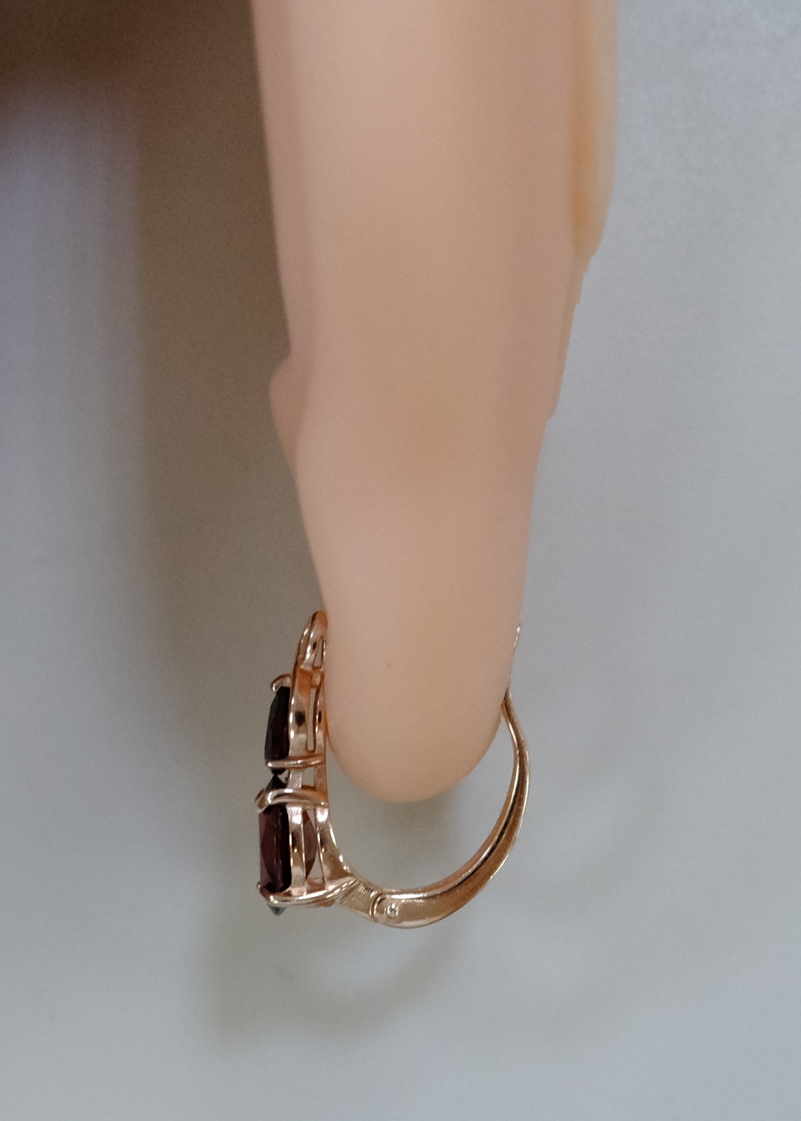 Серебряные серьги с гранатами